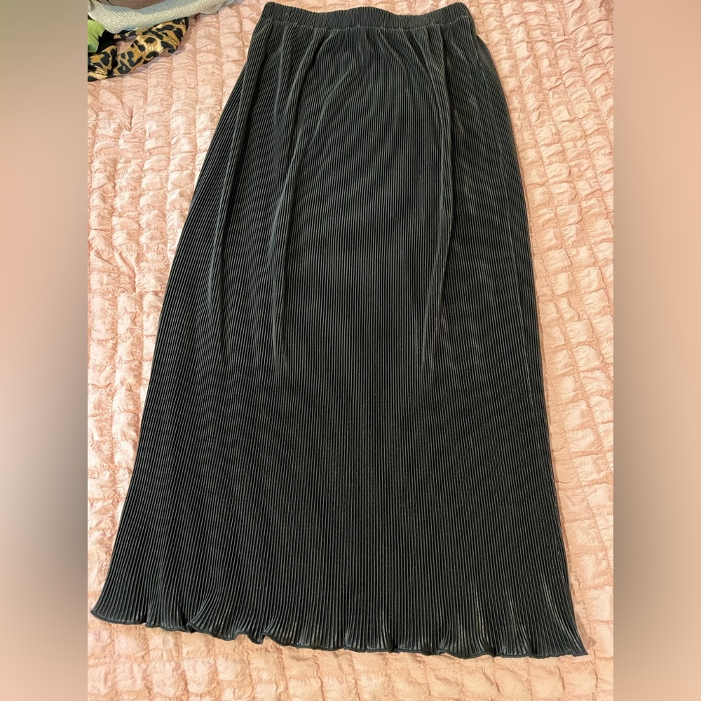 Z Supply size S black plisse maxi skirt - excellent condition!
